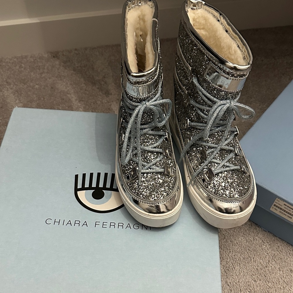Chiara ferrangni boots